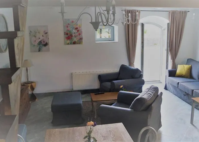 Dom Mazura 农家乐 *