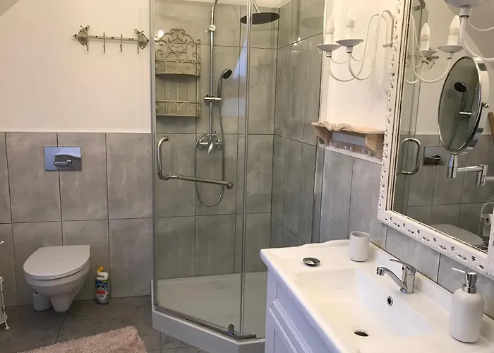 Dom Mazura 农家乐 *